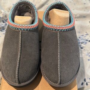 Ugg Tasman Women size 7 Grey
